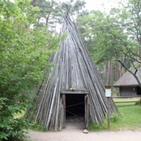 Vidzeme Peasant's Homestead (Upright Summer Cook House) / Vidzemes Zemnieka Sēta (Vārāmais Namiņš – Slietenis)