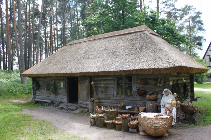 Vidzeme Peasant's Homestead (Bathhouse with Dwelling House) / Vidzemes Zemnieka Sēta (Pirts ar Dzīvojamo Kambari)